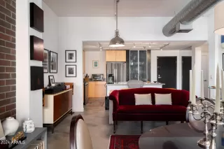 Photo #3: 6672294 Listing