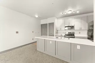 Photo #5: 6672314 Listing