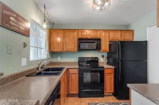 Photo #2: 6672418 Listing