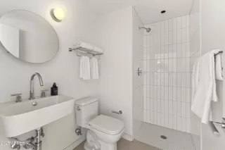 Photo #4: 6672428 Listing