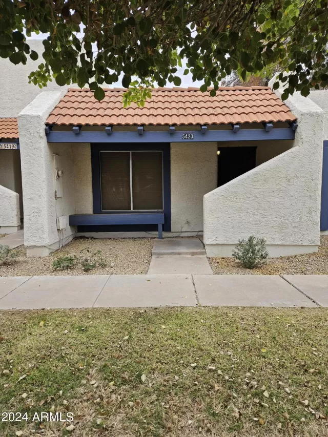 MLS: 6672435 Condo For Sale