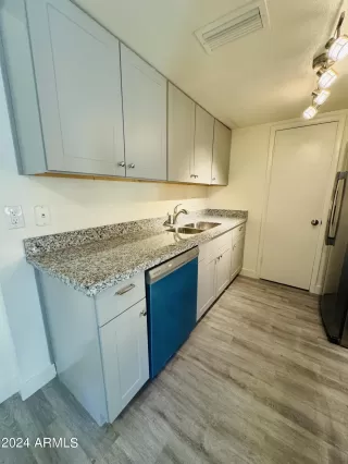 Photo #6: 6672437 Listing 