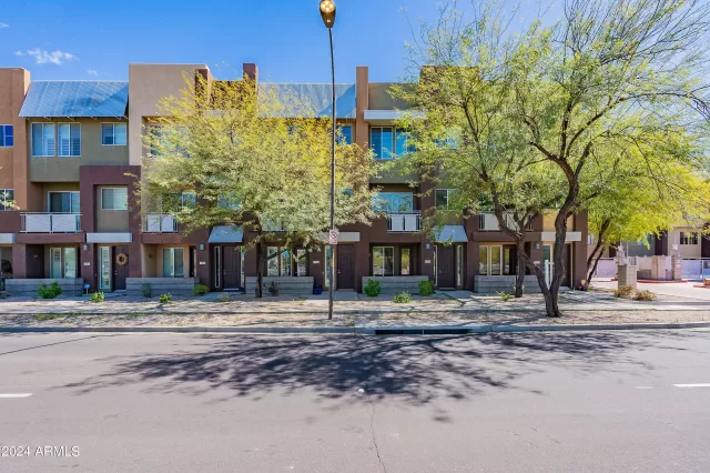 MLS: 6672662 Condo For Sale