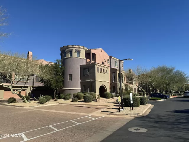 MLS: 6672739 Condo For Sale