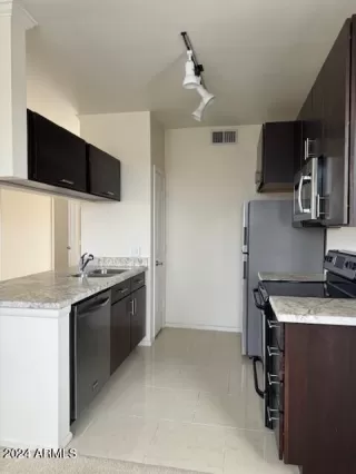 Photo #4: 6673014 Listing