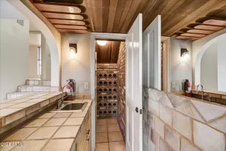 Photo #4: 6673033 Listing