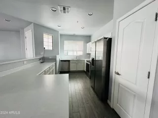 Photo #5: 6673107 Listing