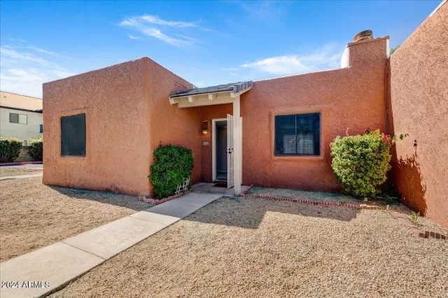 MLS: 6673188 Condo For Sale