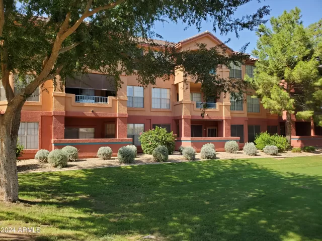 MLS: 6673585 Condo For Sale