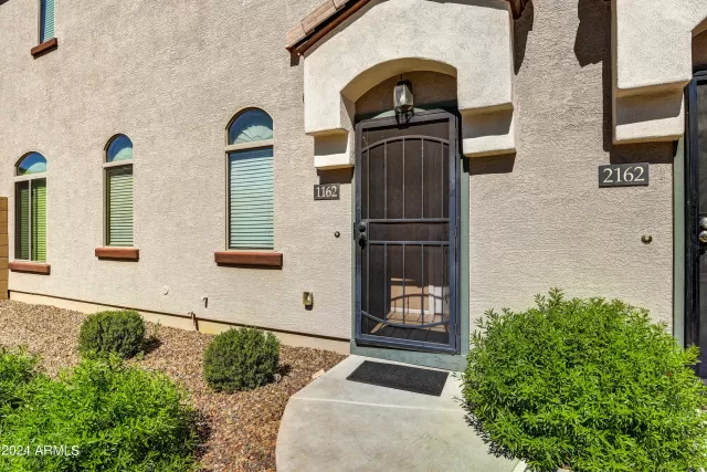 MLS: 6673594 Condo For Sale