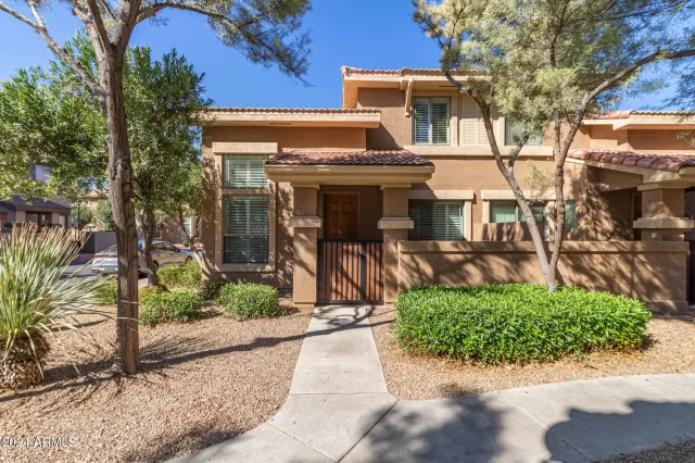 MLS: 6673627 Condo For Sale