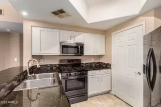 Photo #5: 6673724 Listing