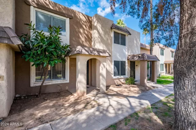 MLS: 6673790 Condo For Sale