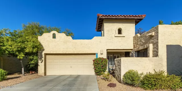 MLS: 6673820 Condo For Sale