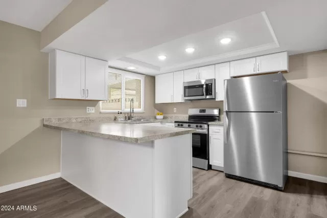 MLS: 6673945 Condo For Sale