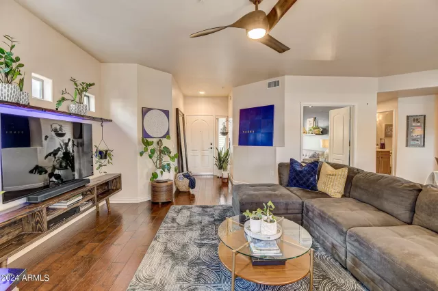 MLS: 6674001 Condo For Sale