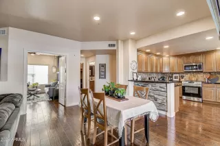 Photo #3: 6674001 Listing