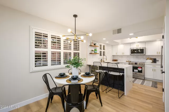 MLS: 6674062 Condo For Sale