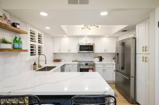 Photo #2: 6674062 Listing 