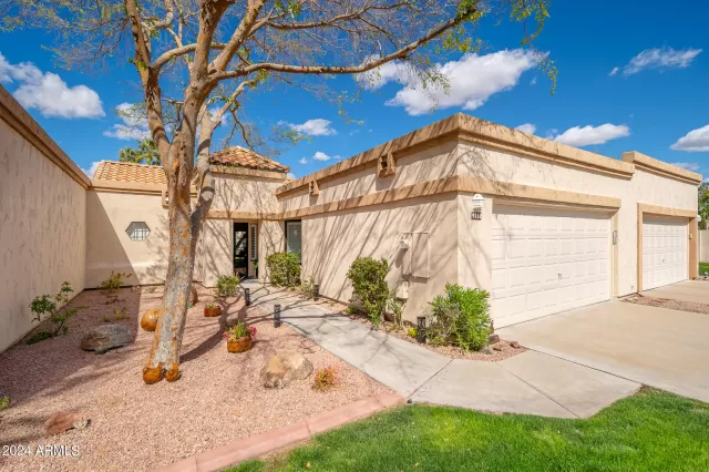 MLS: 6674104 Condo For Sale