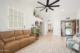 Photo #4: 6674104 Listing