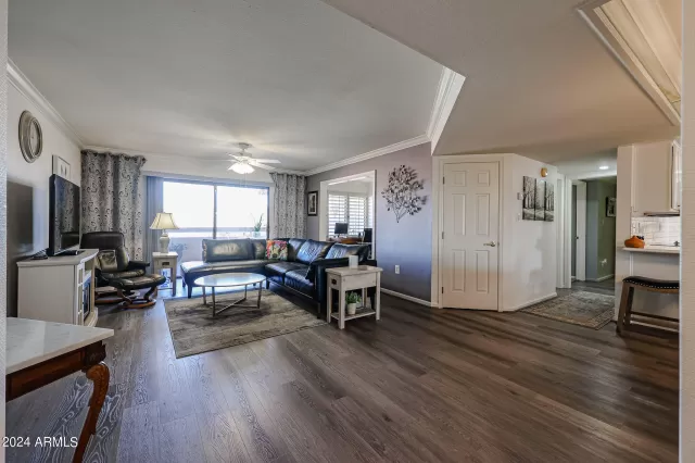 MLS: 6674152 Condo For Sale