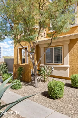 Photo #3: 6674156 Listing