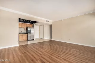 Photo #3: 6674287 Listing