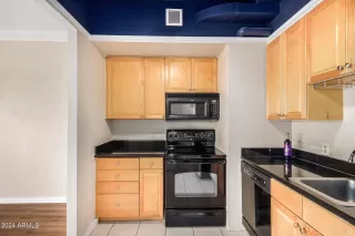 Photo #6: 6674287 Listing