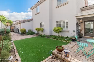 Photo #5: 6674460 Listing