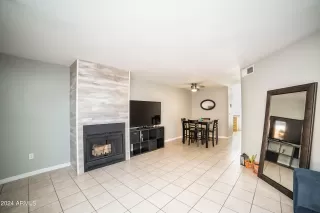 Photo #5: 6674694 Listing