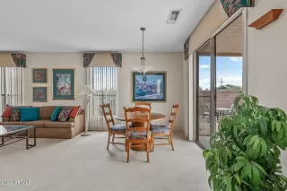 Photo #3: 6675147 Listing