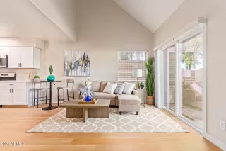 Photo #5: 6675405 Listing 