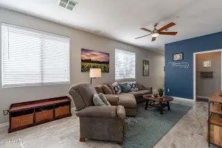 Photo #3: 6675437 Listing