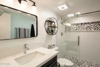 Photo #5: 6675457 Listing