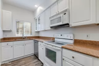 Photo #5: 6675635 Listing 