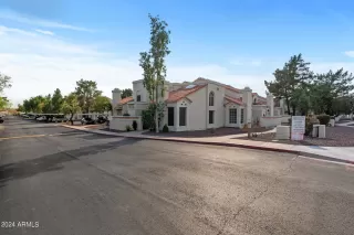 Photo #5: 6675690 Listing