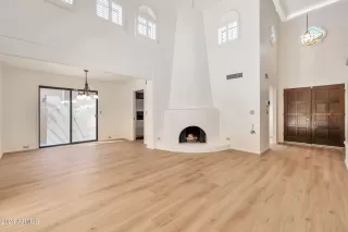 Photo #2: 6675972 Listing