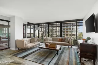 Photo #2: 6676046 Listing