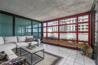 Photo #4: 6676046 Listing