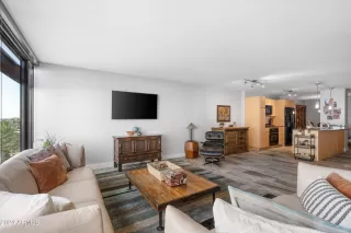 Photo #6: 6676046 Listing