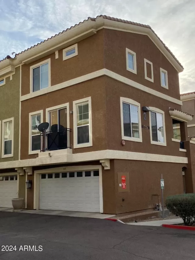 MLS: 6676135 Condo For Sale