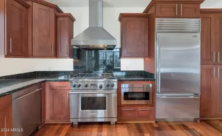 Photo #2: 6676144 Listing 