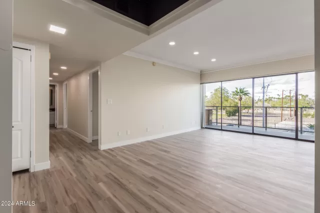 MLS: 6676158 Condo For Sale