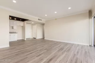 Photo #3: 6676158 Listing