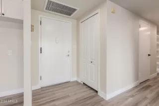 Photo #5: 6676158 Listing