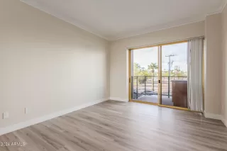 Photo #6: 6676158 Listing