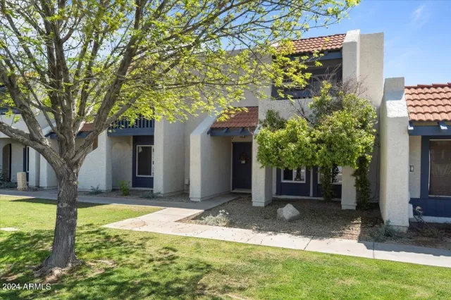 MLS: 6676317 Condo For Sale