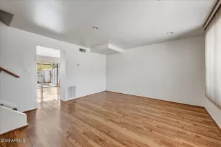 Photo #5: 6676587 Listing 