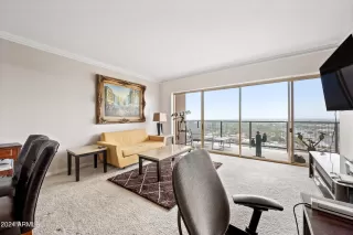 Photo #6: 6676851 Listing